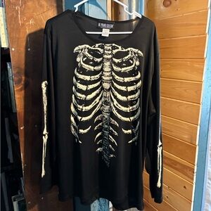 The Pyramid Collection Glow in the Dark Skeleton Top